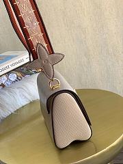 LV TWIST PM M57049 SIZE 19 x 15 x 9 CM - 2