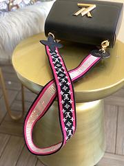 LV TWIST PM M57050 SIZE 19 x 15 x 9 CM - 3