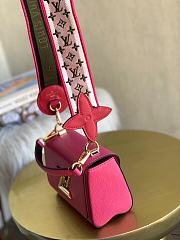 LV TWIST MINI M57063 SIZE 15.5 x 12.5 x 7 CM - 4