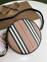 BURBERRY ICON STRIPE E-CANVAS LOUISE BAG 80272931 SIZE 17 x 7 x 17 CM - 2