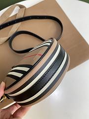 BURBERRY ICON STRIPE E-CANVAS LOUISE BAG 80272931 SIZE 17 x 7 x 17 CM - 6