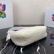 PRADA RE-EDITION 2000 SHEARLING MINI-BAG WHITE 1NE515 SIZE 23 x 14 x 5 CM - 5