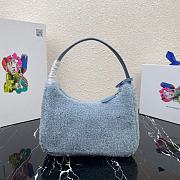 PRADA RE-EDITION 2000 SHEARLING MINI-BAG LIGHT BLUE 1NE515 SIZE 23 x 14 x 5 CM - 3