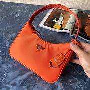 PRADA RE-EDITION 2000 NYLON MINI BAG ORANGE 1NE515 SIZE 23 × 17 × 6 CM - 1