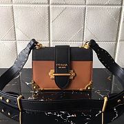 PRADA LEATHER PRADA CAHIER BAG BLACK/BROWN 1BD045 SIZE 20 x 14 x 8.5 CM - 1