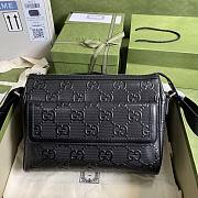 GUCCI GG EMBOSSED MESSENGER BAG BLACK 658565 SIZE 29 × 22 × 9.5 CM - 1