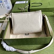 GUCCI GG EMBOSSED MESSENGER BAG WHITE 658565 SIZE 29 × 22 × 9.5 CM - 4