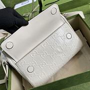 GUCCI GG EMBOSSED MESSENGER BAG WHITE 658565 SIZE 29 × 22 × 9.5 CM - 5