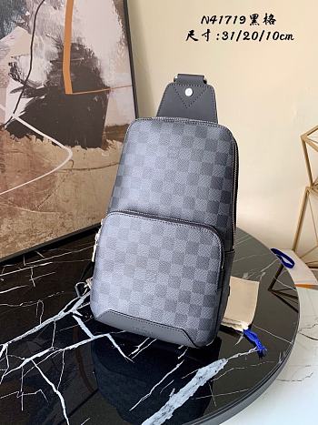 LV AVENUE SLING BAG N41719 20CM