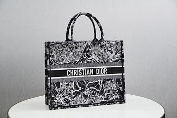 DIOR BOOK TOTE BLACK & WHITE M1286 SIZE 41.5x34.5x16 CM