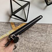 LV KEY POUCH BLACK M69508 13.8CM - 3