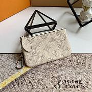 LV KEY POUCH WHITE M69508 13.8CM - 1