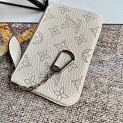 LV KEY POUCH WHITE M69508 13.8CM - 4