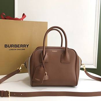 BURBERRY VINTAGE CHECK CUBE BAG BROWN 8019359 SIZE 34 x 19 x 21 cm