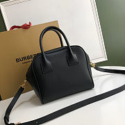 BURBERRY VINTAGE CHECK CUBE BAG FULL BLACK 8019359 SIZE 34 x 19 x 21 CM - 2