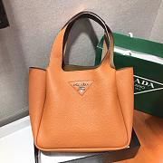 PRADA DYNAMIQUE LEATHER HANDBAG ORANGE 1BG335 SIZE 25 x 21.5 x 14 CM - 2