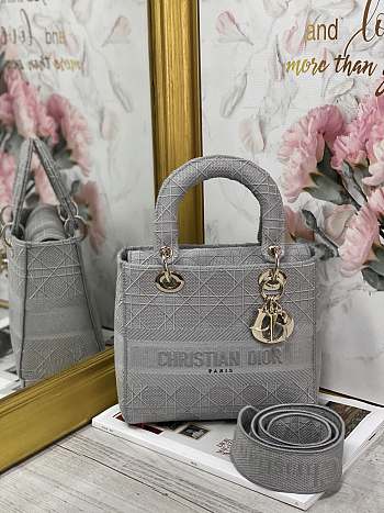 DIOR MEDIUM LADY D-LITE BAG GRAY M0565 SIZE 24 x 20 x 11 CM