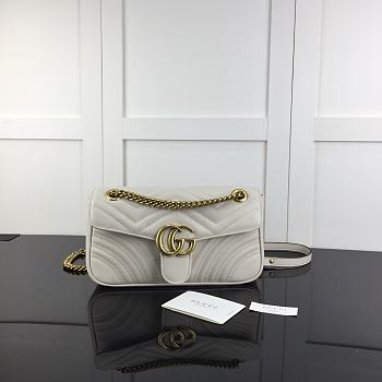 GUCCI GG MARMONT SMALL MATELASSÉ WHITE ‎443497 SIZE 26 x 15.5 x 6 CM