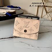 LV IRIS XS WALLET CREAM M67498 SIZE 9.8 x 7.8 x 1 CM - 1