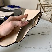 LV IRIS XS WALLET CREAM M67498 SIZE 9.8 x 7.8 x 1 CM - 6