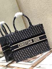 DIOR BOOK TOTE BLUE OBLIQUE EMBROIDERY M1296 SIZE 36 x 28 x 16 CM - 5