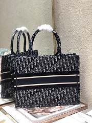 DIOR BOOK TOTE BLUE OBLIQUE EMBROIDERY M1296 SIZE 36 x 28 x 16 CM - 4