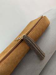 YSL KATE 99 WITH TASSEL CARAMEL SUEDE 604276 SIZE 26 x 13.5 x 4.5 CM - 5