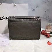 YSL NIKI MEDIUM IN CRINKLED VINTAGE LEATHER GRAY 498894 SIZE 28 x 20.5 x 8.5 CM - 4