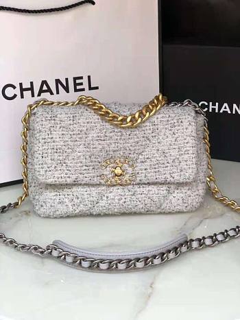 CHANEL 19 HANDBAG AS1160 SIZE 26 x 16 x 9 CM