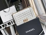 CHANEL BOY BAG WHITE A67086 SIZE 25 x 15 x 7 CM - 5