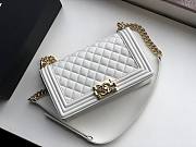 CHANEL BOY BAG WHITE A67086 SIZE 25 x 15 x 7 CM - 4