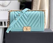 CHANEL CHEVRON BOY BAG BABY BLUE A67086 SIZE 25 x 15 x 7 CM - 1