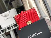 CHANEL CHEVRON BOY BAG RED A67086 SIZE 25 x 15 x 7 CM - 5