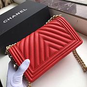 CHANEL CHEVRON BOY BAG RED A67086 SIZE 25 x 15 x 7 CM - 3