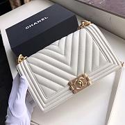CHANEL CHEVRON BOY BAG WHITE 25CM - 4