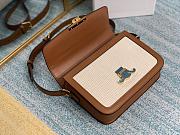 CELINE MEDIUM TRIOMPHE BAG WHITE & TAN 191242 SIZE 22.5 x 16.5 x 7.5 CM - 2