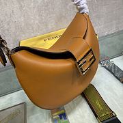 FENDI CROISSANT BROWN LEATHER 8BR790 SIZE 29 x 22 x 3 CM - 4