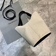 BALENCIAGA WAVE MEDIUM TOTE BAG WHITE 599332 SIZE 29 x 28.5 x 23 CM - 5