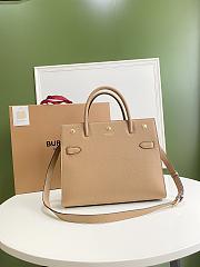 BURBERRY SMALL LEATHER TWO-HANDLE TITLE BAG BEIGE 80246871 SIZE 34 CM - 1