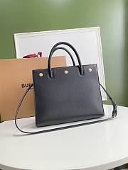 BURBERRY SMALL LEATHER TWO-HANDLE TITLE BAG BLACK 80246871 SIZE 34 CM - 3
