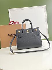 BURBERRY MINI LEATHER TWO-HANDLE TITLE BAG BLACK 80254721 SIZE 26 CM - 1
