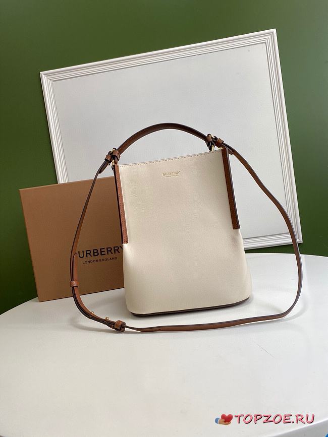 BURBERRY SMALL PEGGY BUCKET BAG WHITE 80268241 SIZE 21 x 16.5 x 25 CM - 1