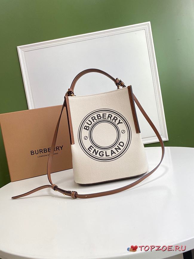 BURBERRY SMALL LOGO GRAPHIC PEGGY BUCKET BAG 80268241 SIZE 21 x 16.5 x 25 CM - 1