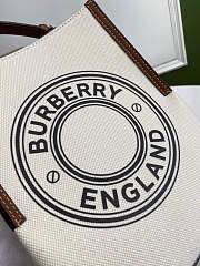 BURBERRY SMALL LOGO GRAPHIC PEGGY BUCKET BAG 80268241 SIZE 21 x 16.5 x 25 CM - 5