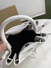BURBERRY MONOGRAM WHITE BUCKET BAG 80265951 SIZE 16 x 15 x 17.5 CM - 4