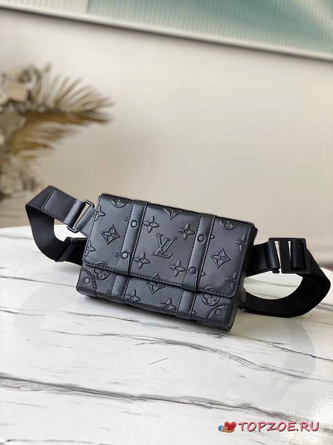 LV TRUNK SLING BAG BLACK M57952 SIZE 20.5 x 14 x 4.5 CM - 1