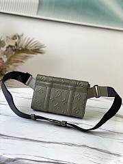 LV TRUNK SLING BAG ARMY GREEN M57952 SIZE 20.5 x 14 x 4.5 CM - 3