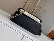 LV LOCKME TENDER M58557 SIZE 19 x 13 x 8 CM - 3