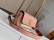 LV LOCKME TENDER M58555 SIZE 19 x 13 x 8 CM - 2
