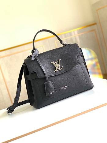 LV LOCKME EVER BB M53937 SIZE 28 x 20 x 11.5 CM